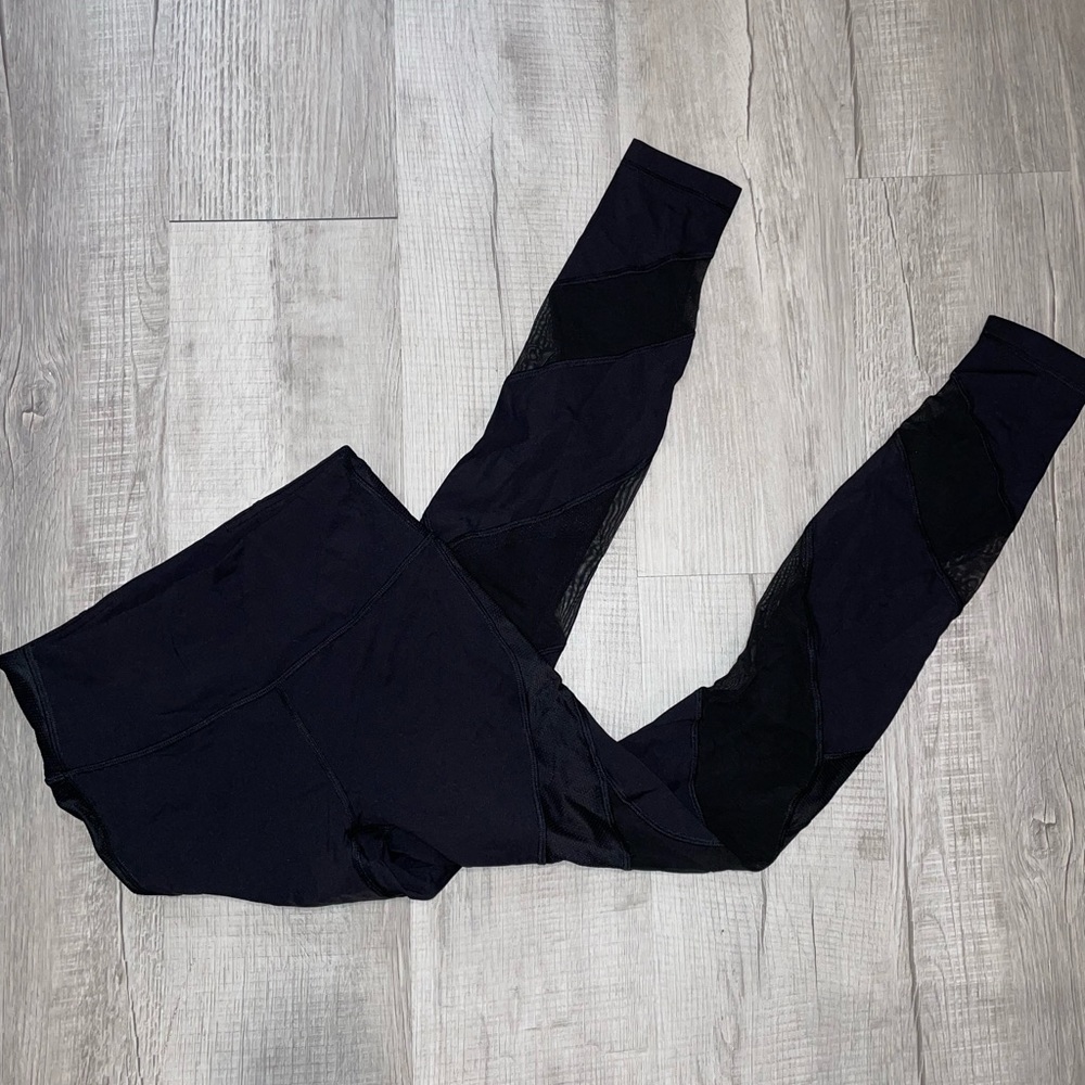 Black lululemon mesh leggings